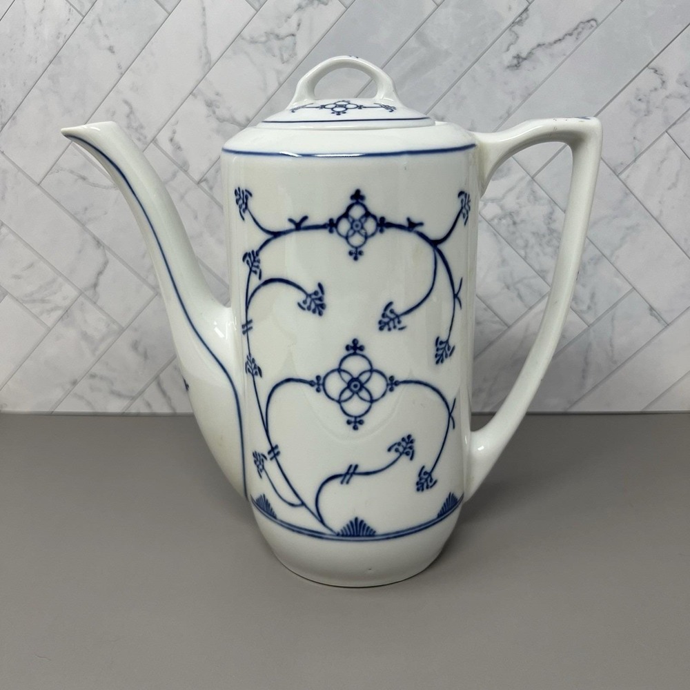 JAGER BLAU SAKS  8 1/2" Tea/Coffee/Chocolate Pot - GERMANY (GDR)
